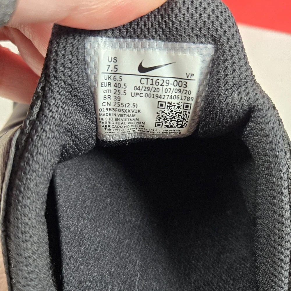 NIKE ZOOM PULSE 